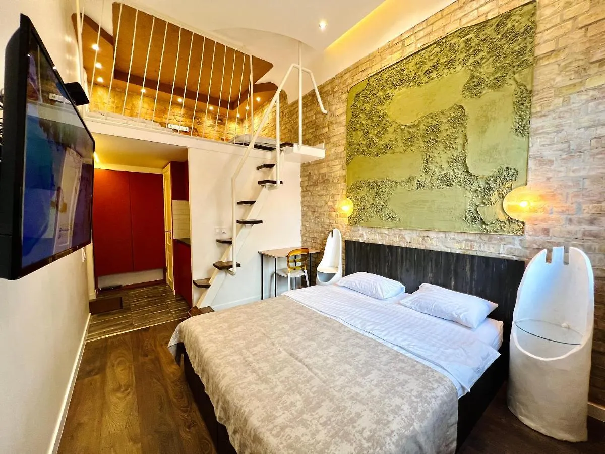 Kyiv Art Apartments Near Golden Gate