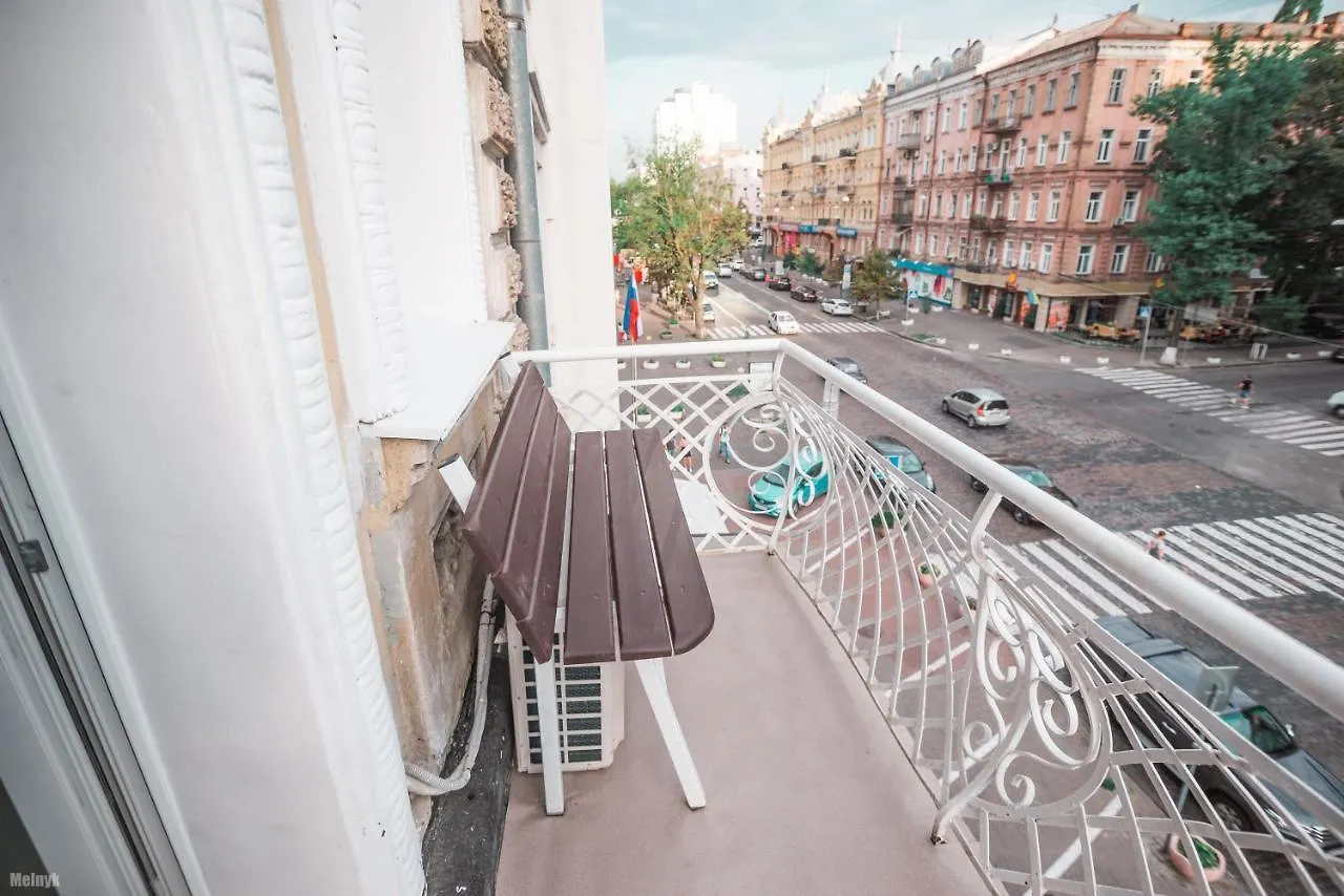 Kyiv Art Apartments Near Golden Gate